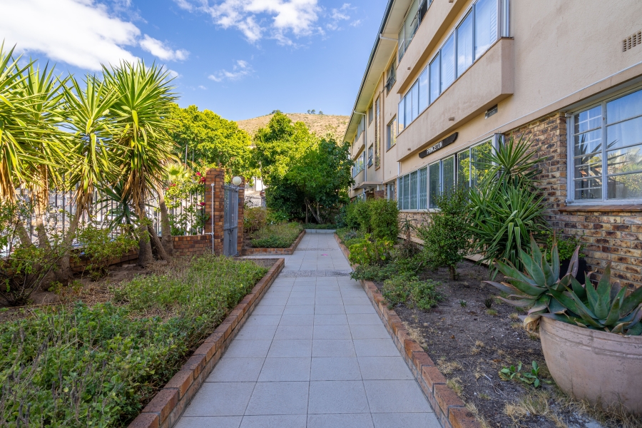 2 Bedroom Property for Sale in Three Anchor Bay Western Cape